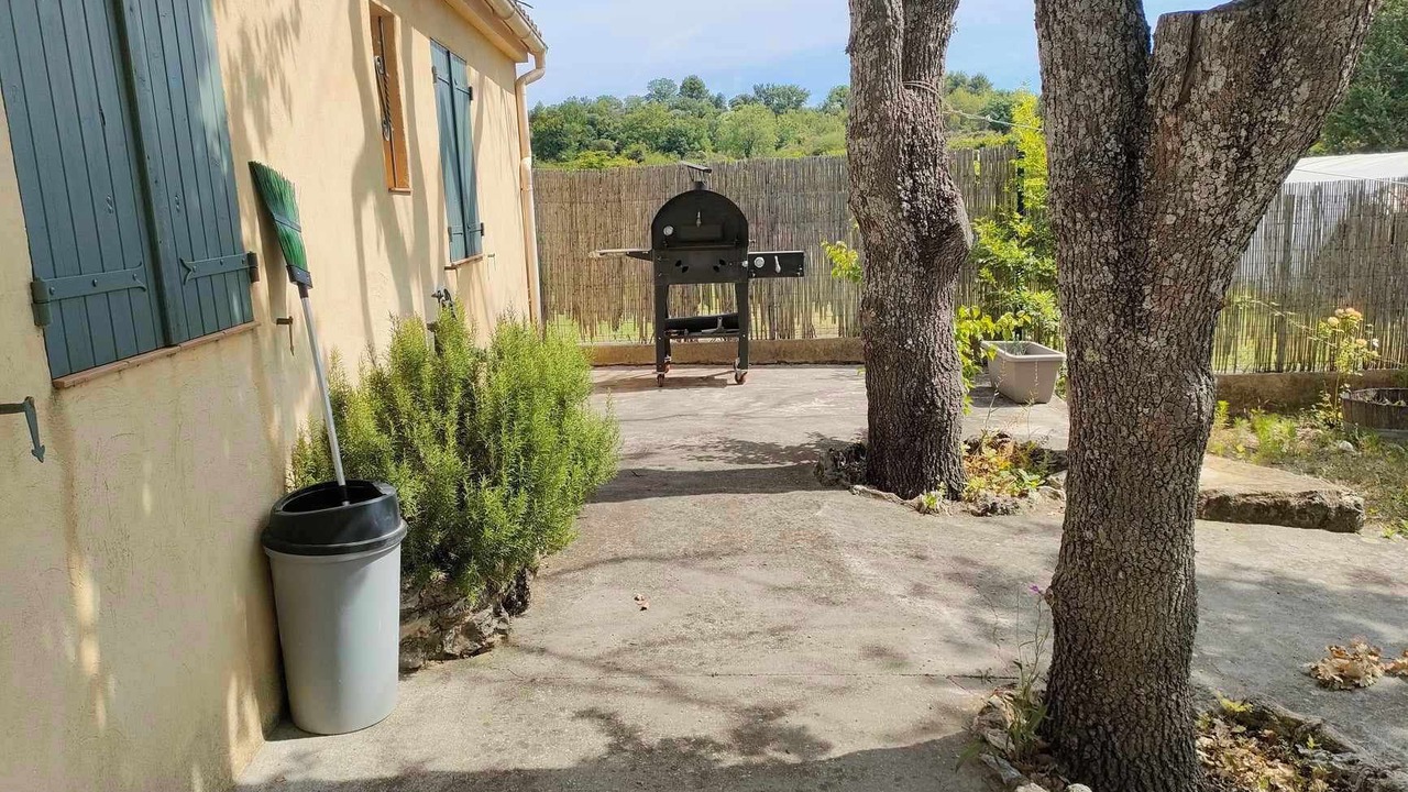 Photo of Patio Balcony in Malemort-du-Comtat