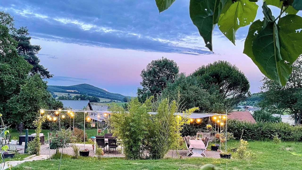 Photo of Outdoor in Larochemillay