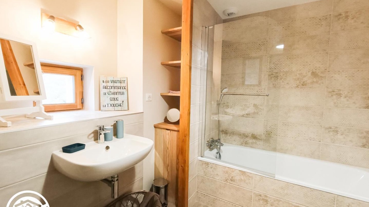Photo of Bathroom in Saint-Pierre-Toirac