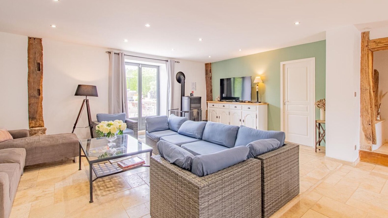 Photo of Livingroom in La Chapelle-de-Bragny
