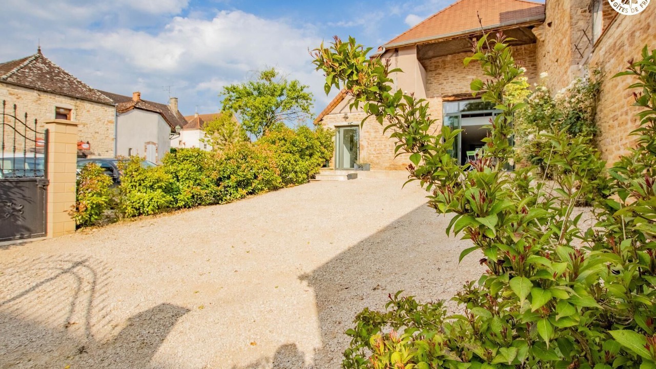Photo of Outdoor in La Chapelle-de-Bragny