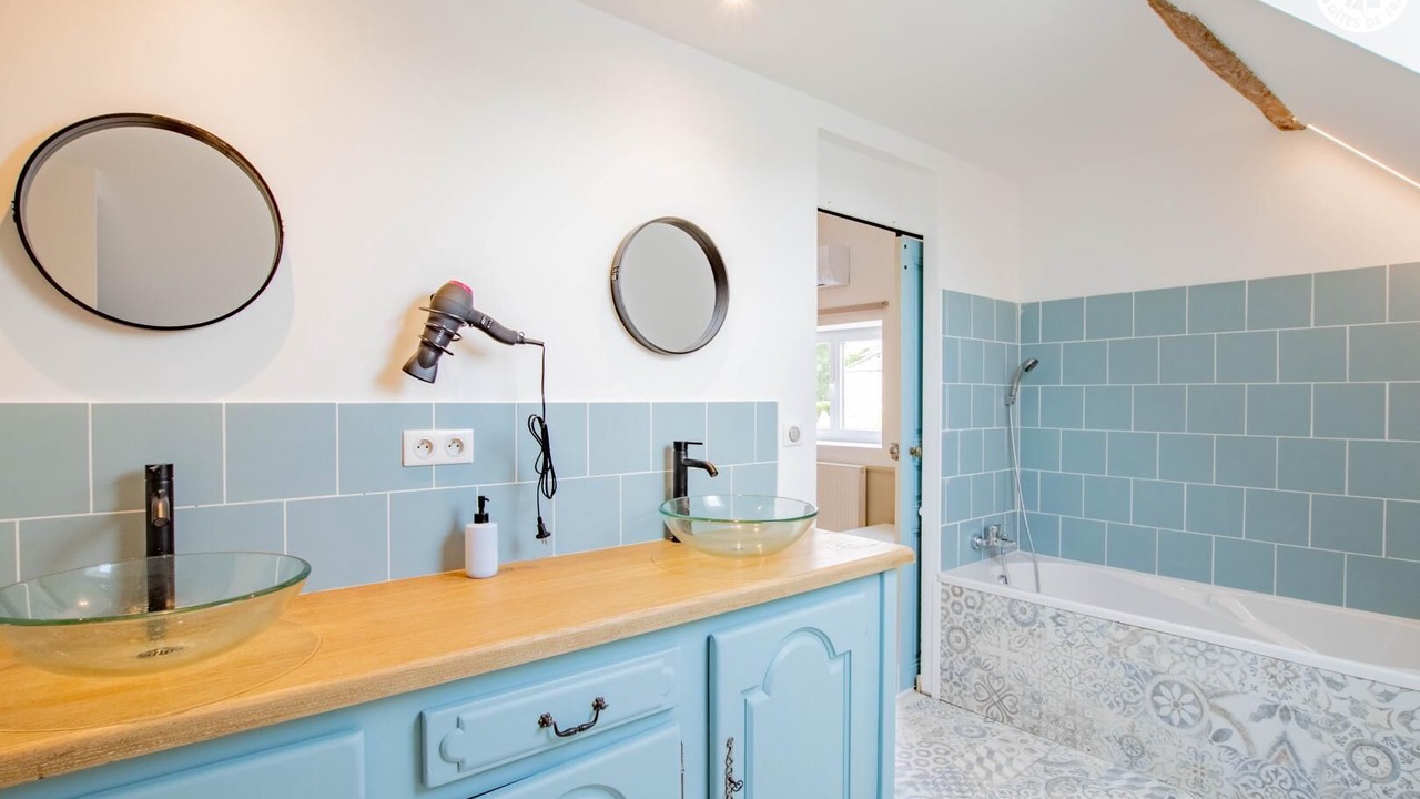 Photo of Bathroom in La Chapelle-de-Bragny