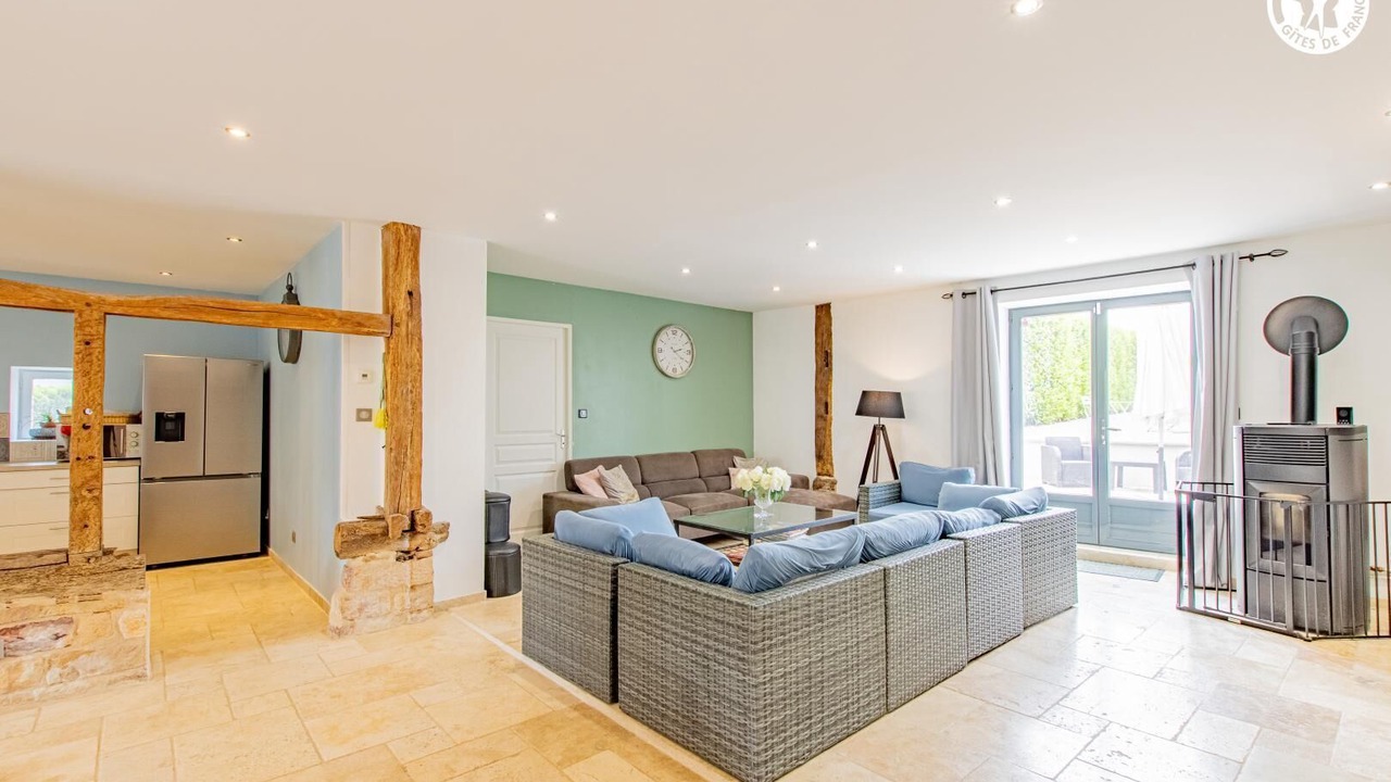 Photo of Livingroom in La Chapelle-de-Bragny