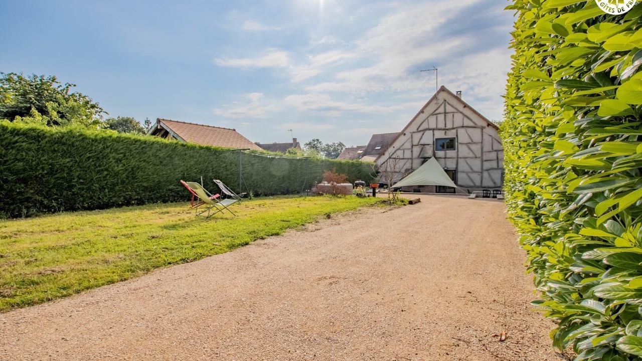Photo of Outdoor in La Chapelle-de-Bragny