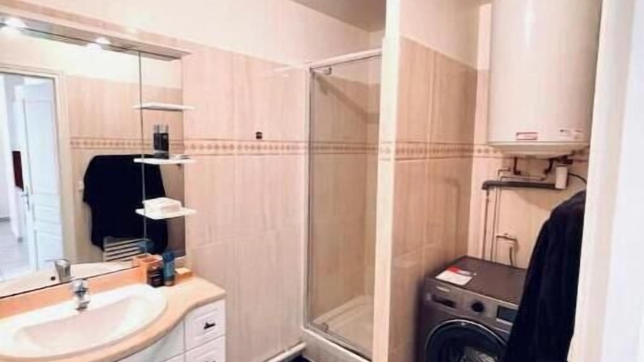 Photo of Bathroom in Longjumeau