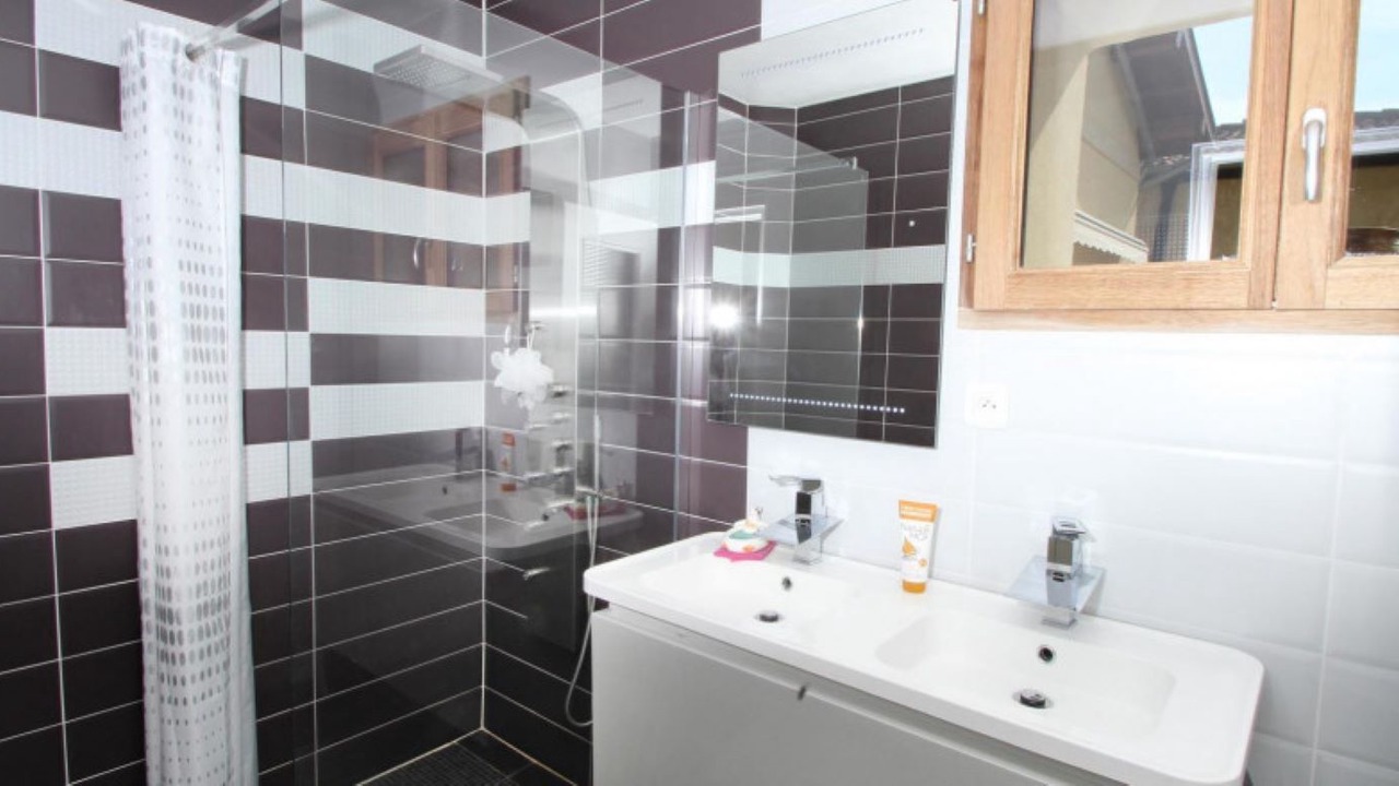 Photo of Bathroom in Montmiral