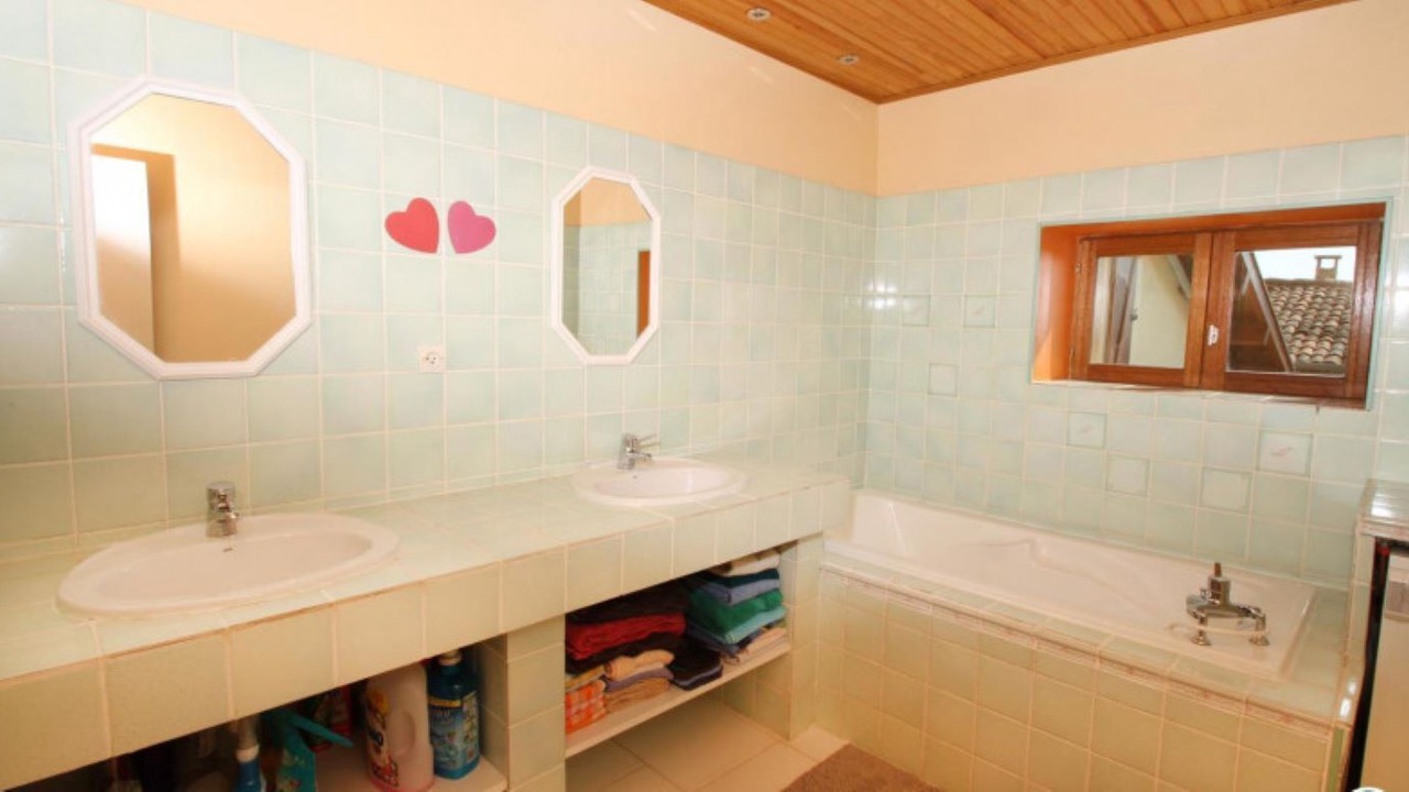 Photo of Bathroom in Montmiral