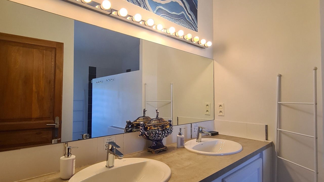 Photo of Bathroom in Le Teil