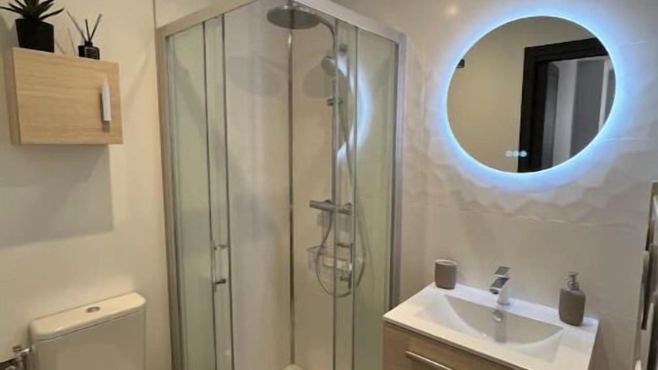 Photo of Bathroom in Great Alpine Road