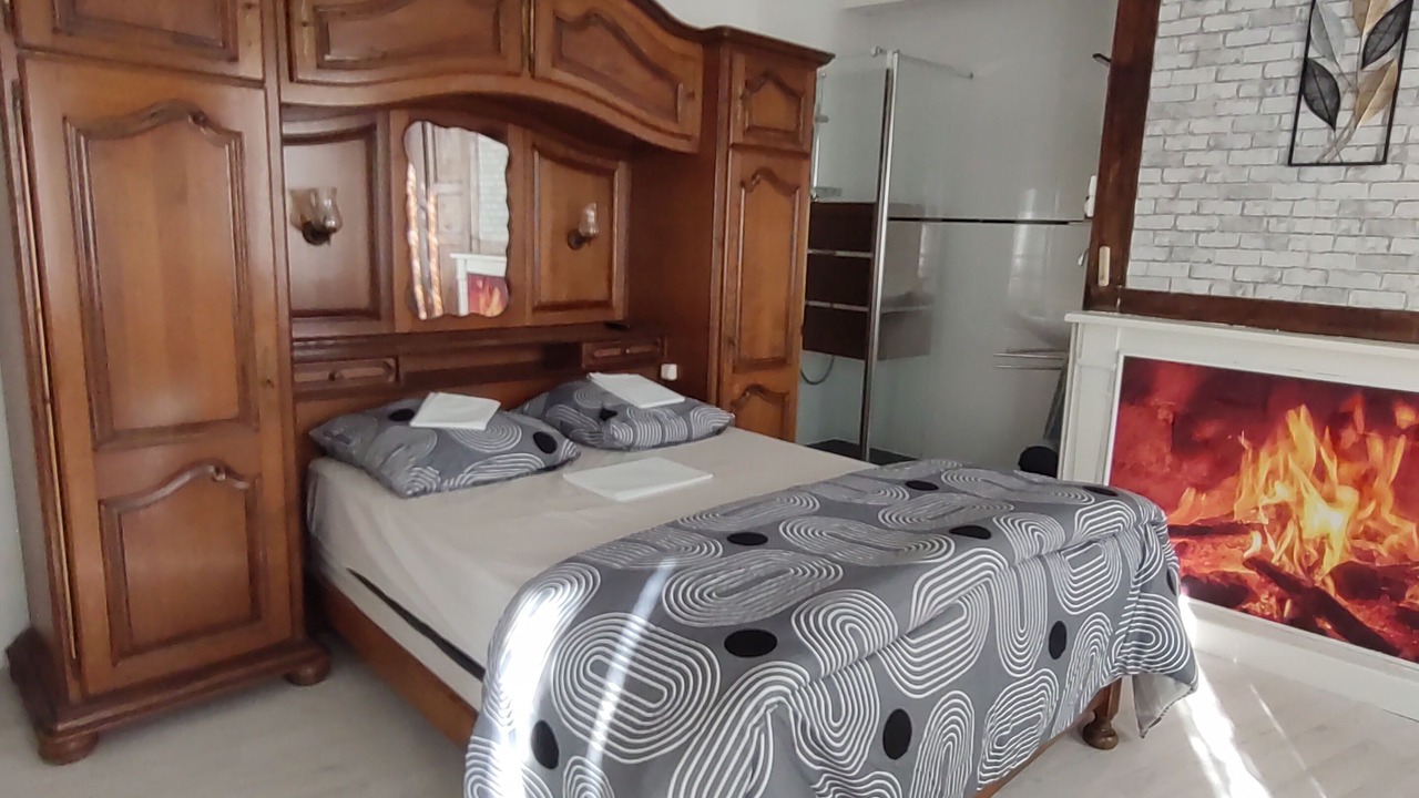 Photo of Bedroom in Lormes