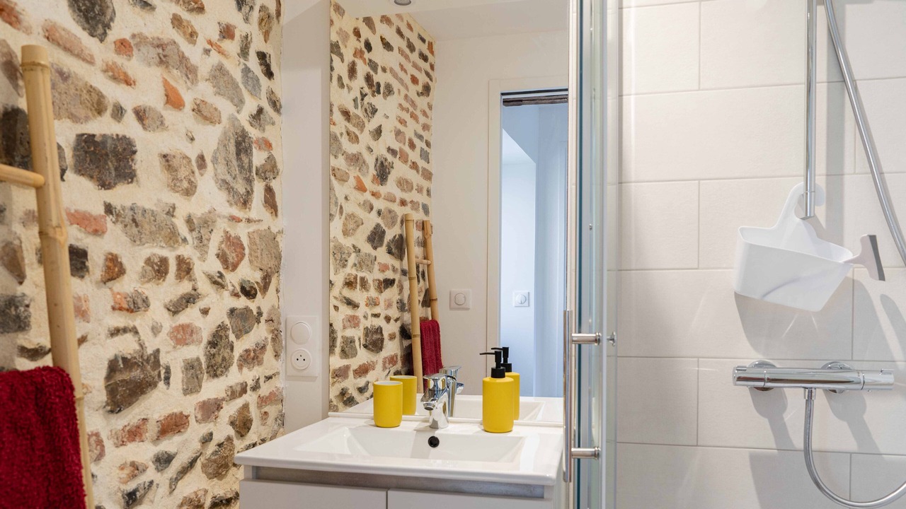 Photo of Bathroom in Bourbon-Lancy
