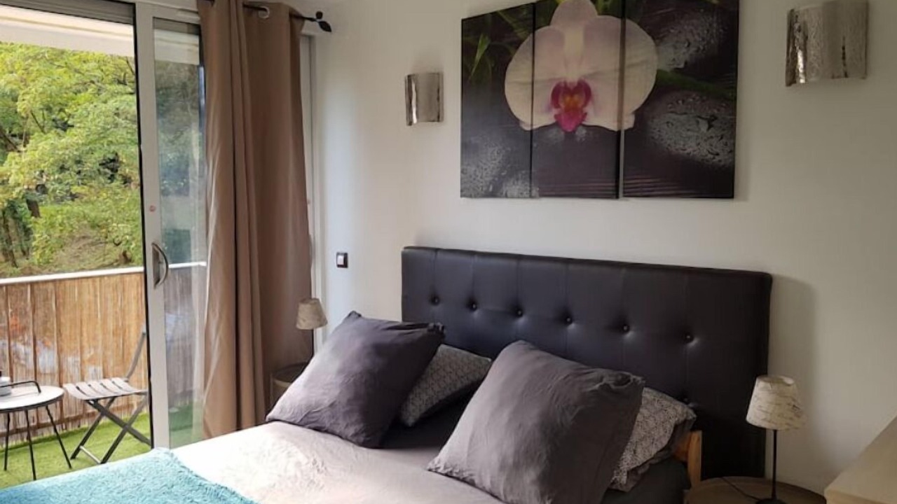 Photo of Bedroom in Athis-Mons