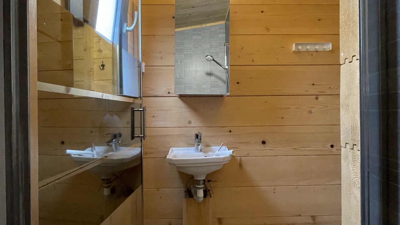 Photo of Bathroom in Neuveglise-sur-Truyere