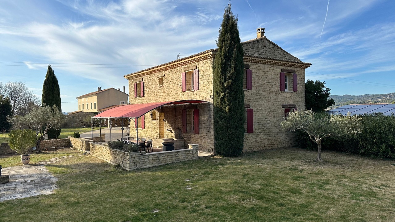 Photo of Outdoor in Saint-Pierre-de-Vassols