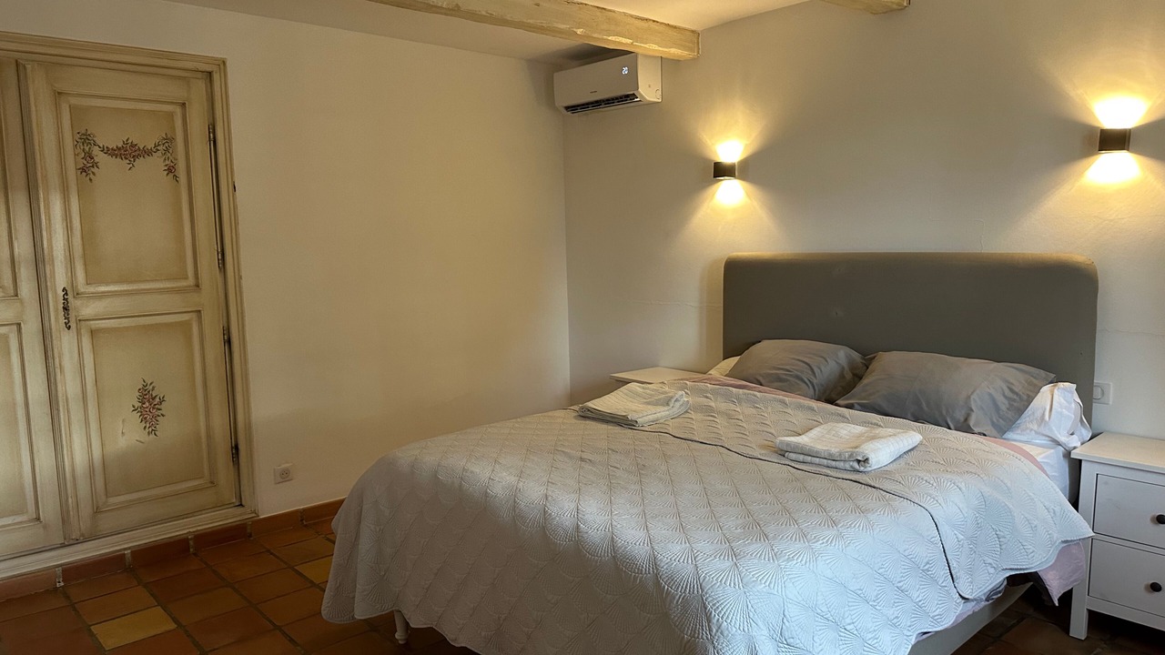 Photo of Bedroom in Saint-Pierre-de-Vassols