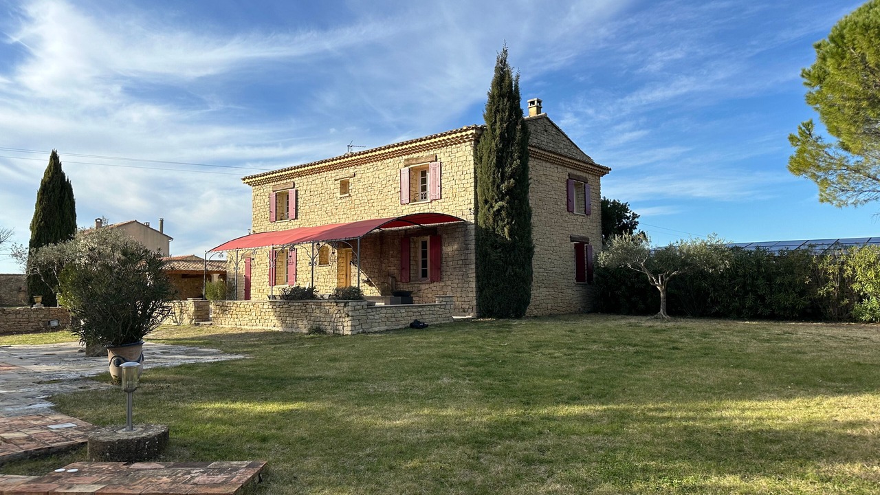 Photo of Outdoor in Saint-Pierre-de-Vassols