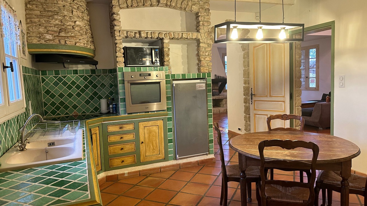 Photo of Kitchen in Saint-Pierre-de-Vassols