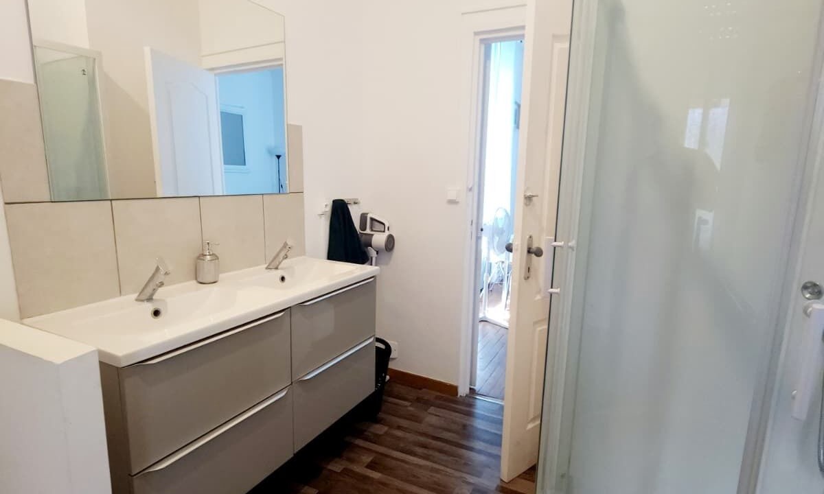 Photo of Bathroom in Besancon Old Town