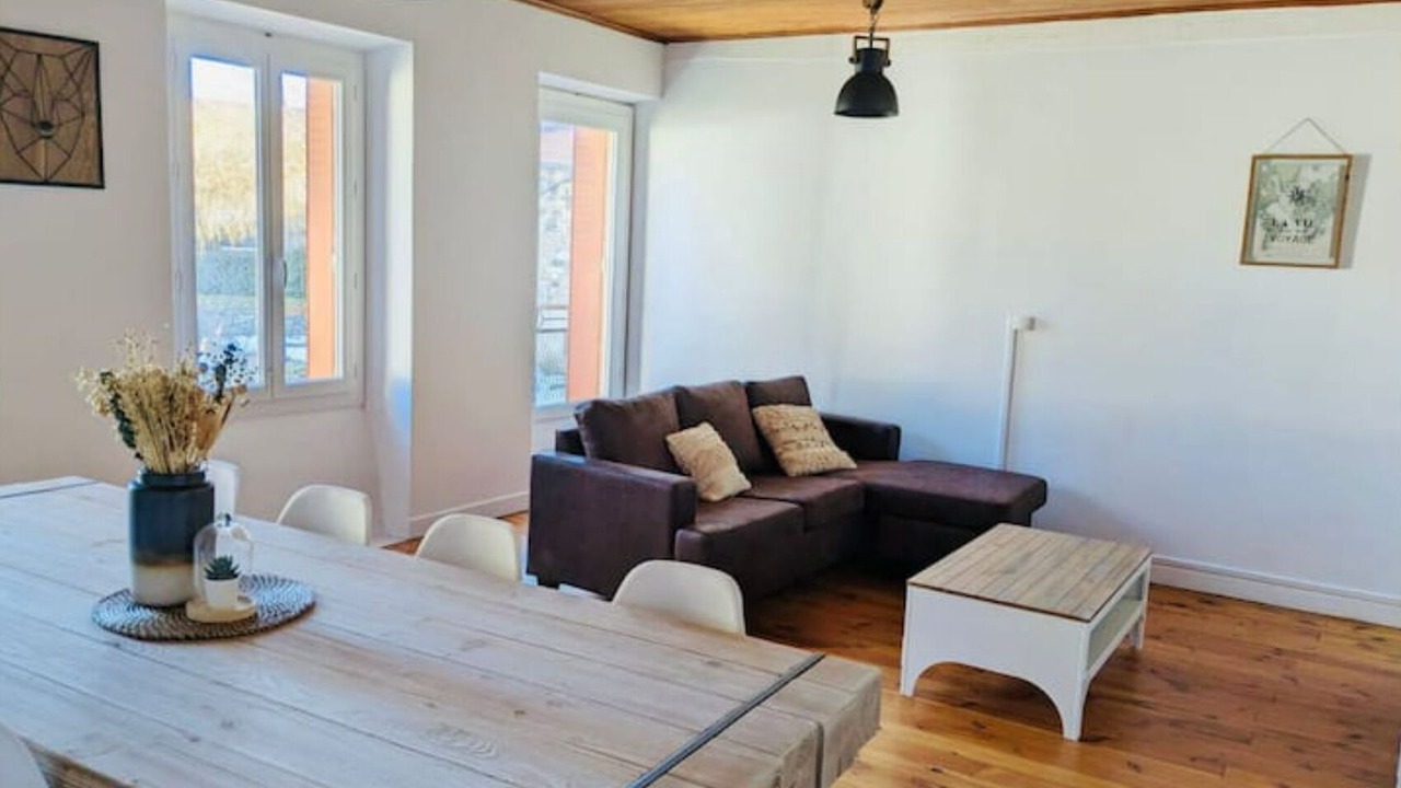 Photo of Livingroom in Pradelles
