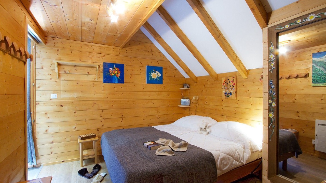 Photo of Bedroom in Venosc