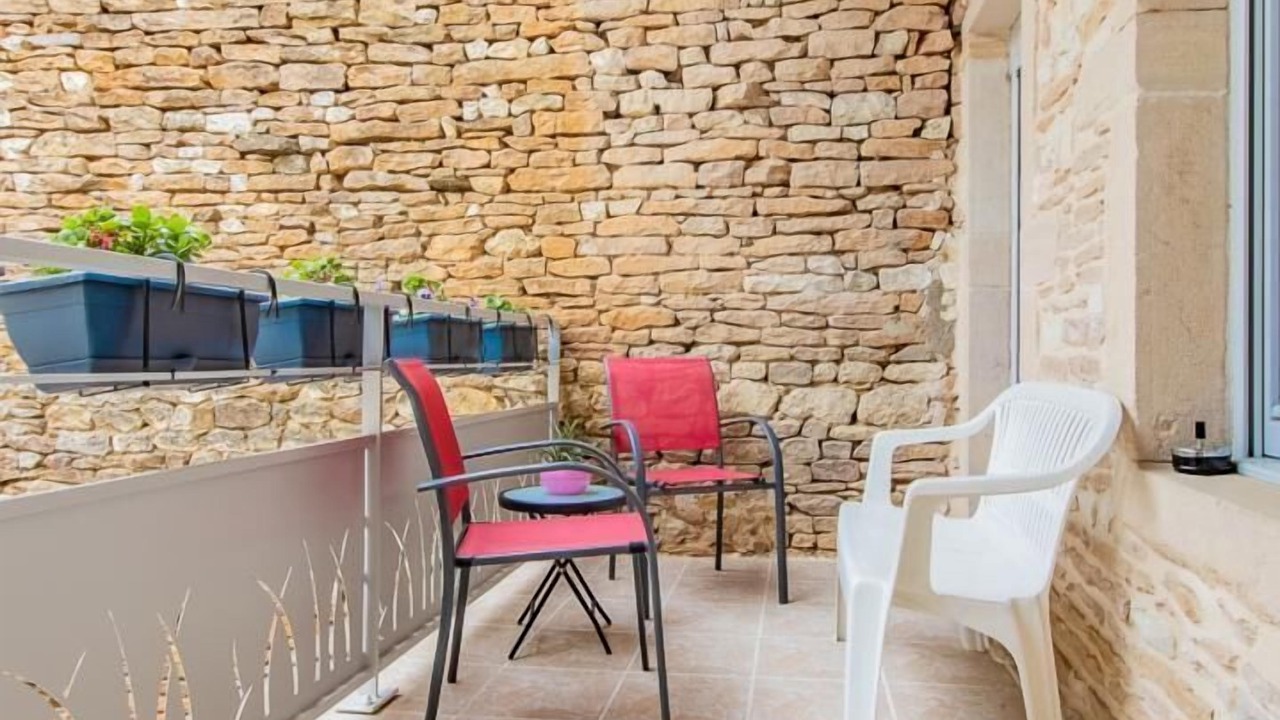 Photo of Patio Balcony in Hurigny