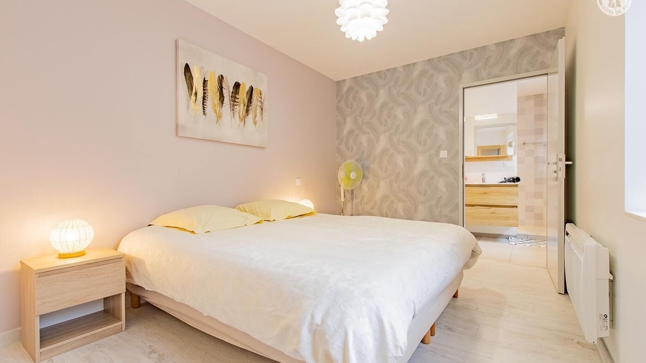 Photo of Bedroom in Hurigny
