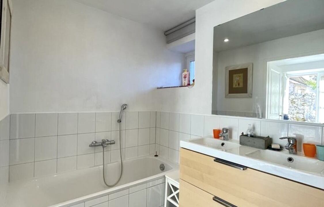 Photo of Bathroom in Orniac