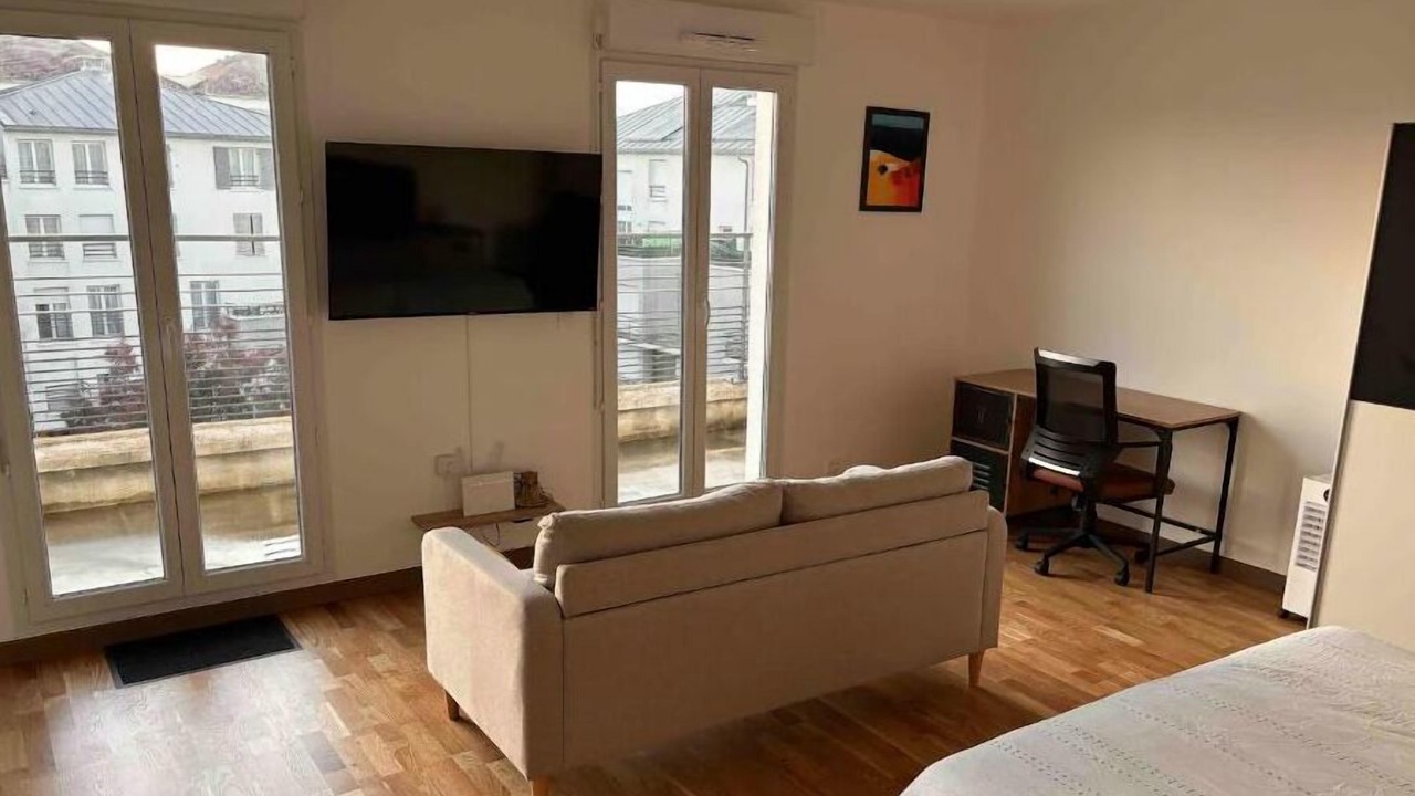 Photo of Bedroom in Villeneuve-le-Roi