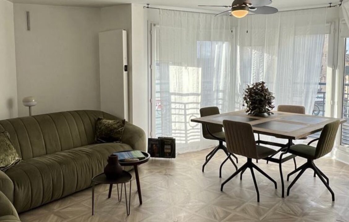 Photo of Livingroom in Plateau — Pyramide
