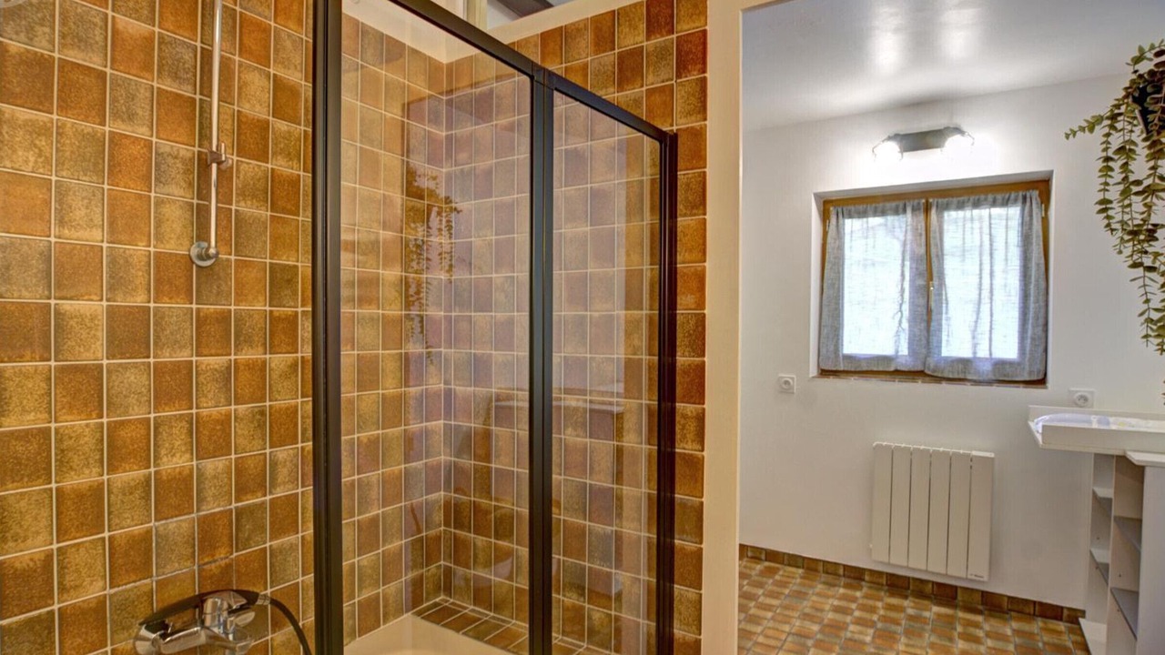 Photo of Bathroom in Belmont-de-la-Loire