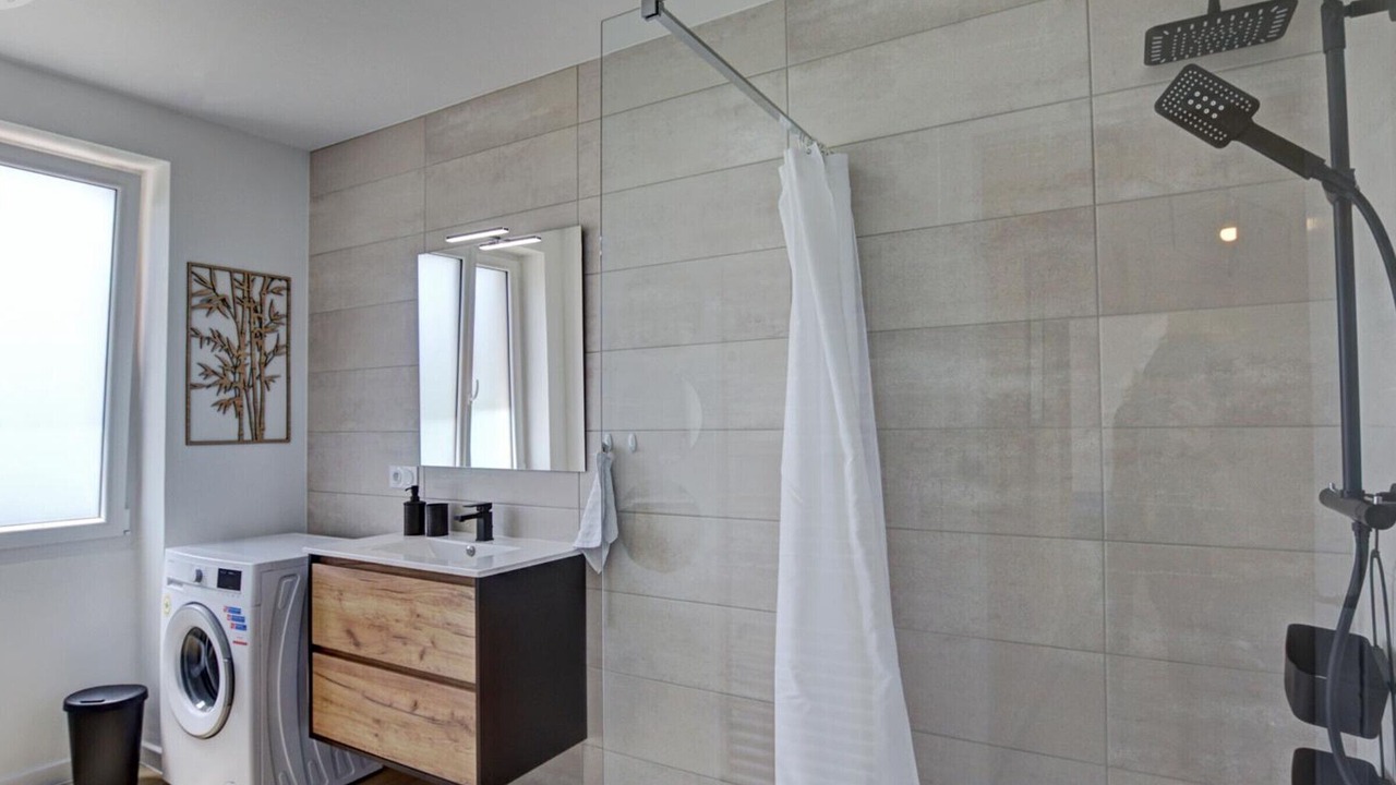 Photo of Bathroom in Belmont-de-la-Loire
