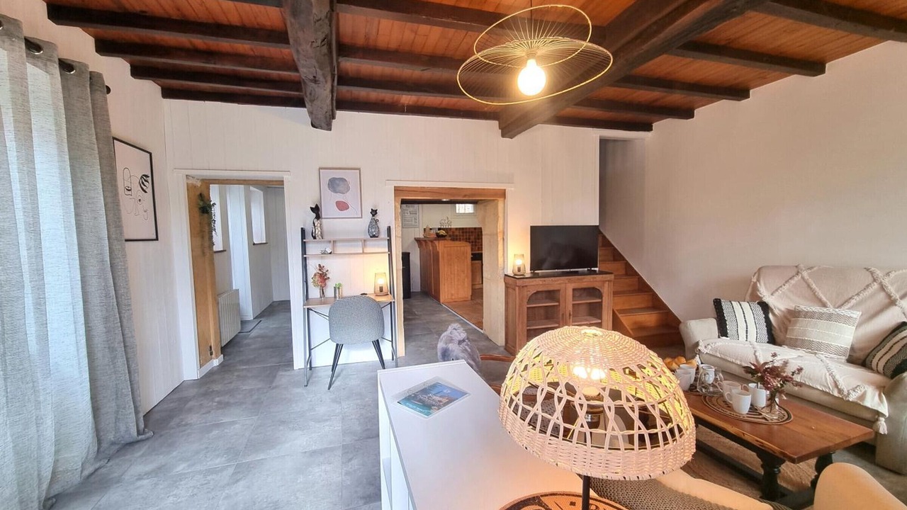 Photo of Livingroom in Belmont-de-la-Loire