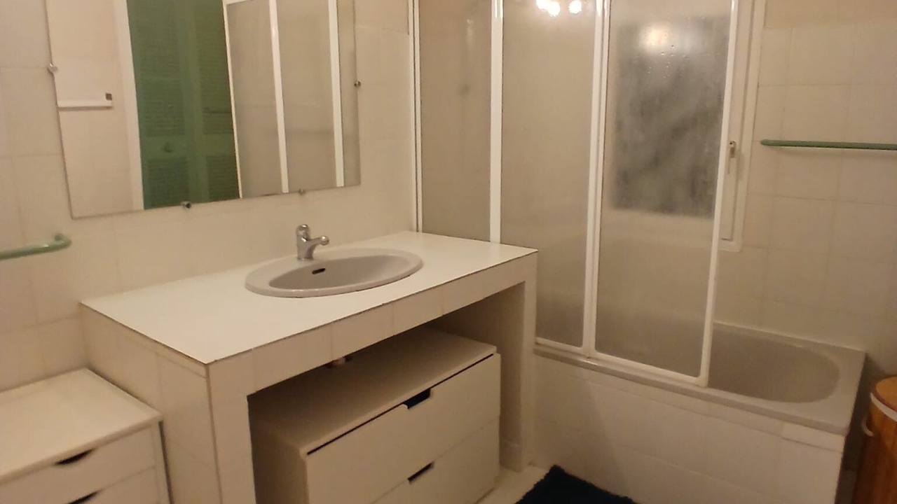 Photo of Bathroom in Faucon