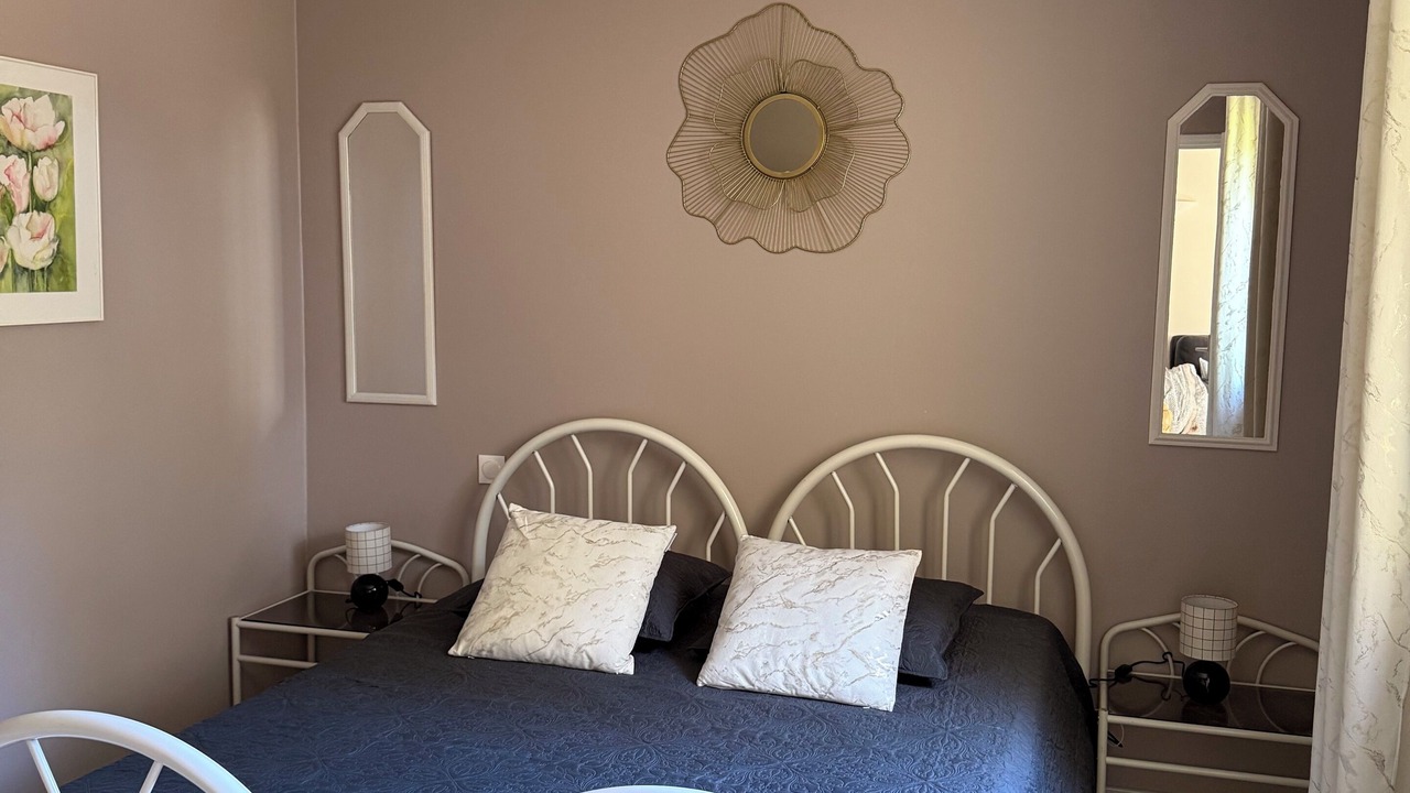 Photo of Bedroom in Faucon