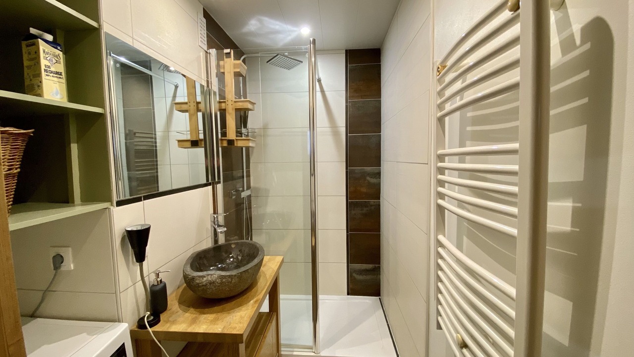 Photo of Bathroom in Premanon
