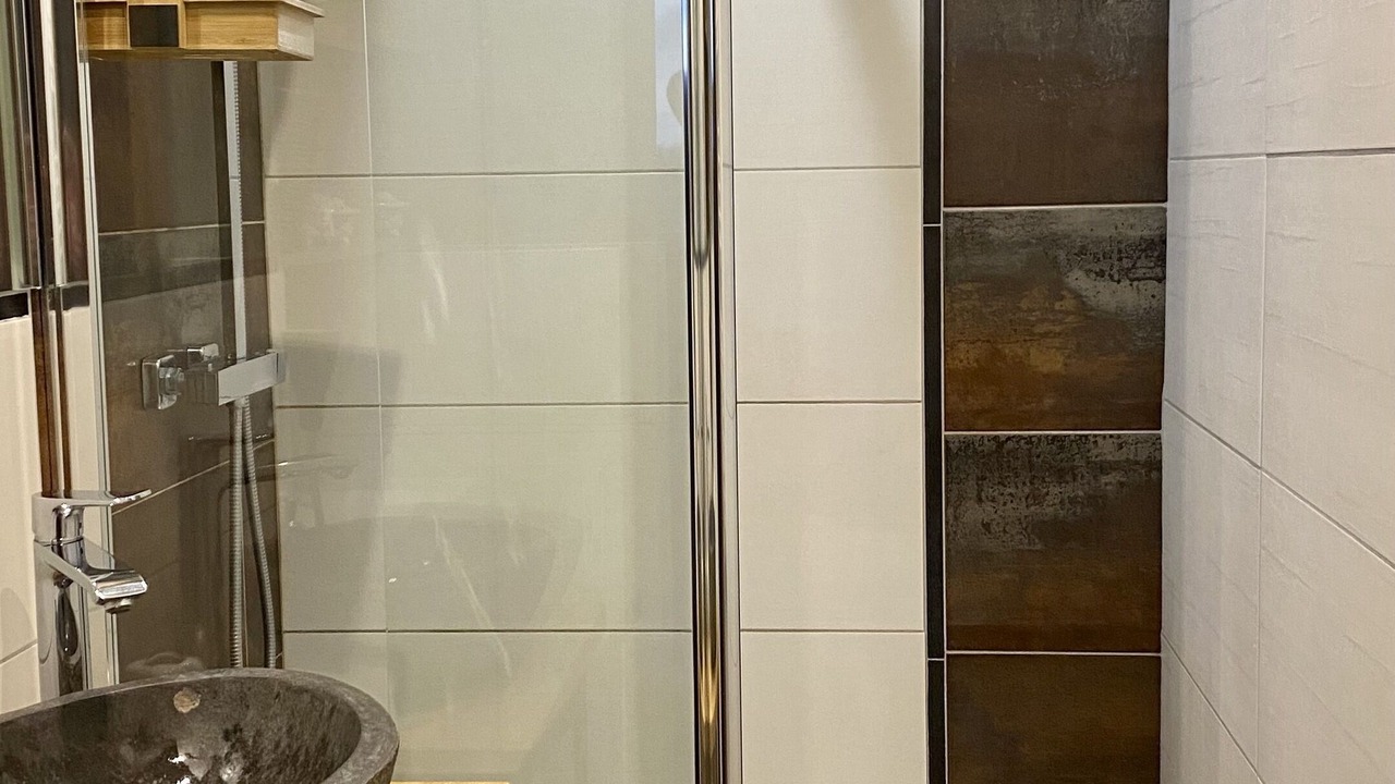 Photo of Bathroom in Premanon