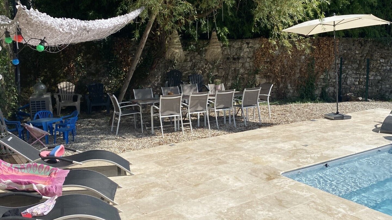 Photo of Outdoor in Poil