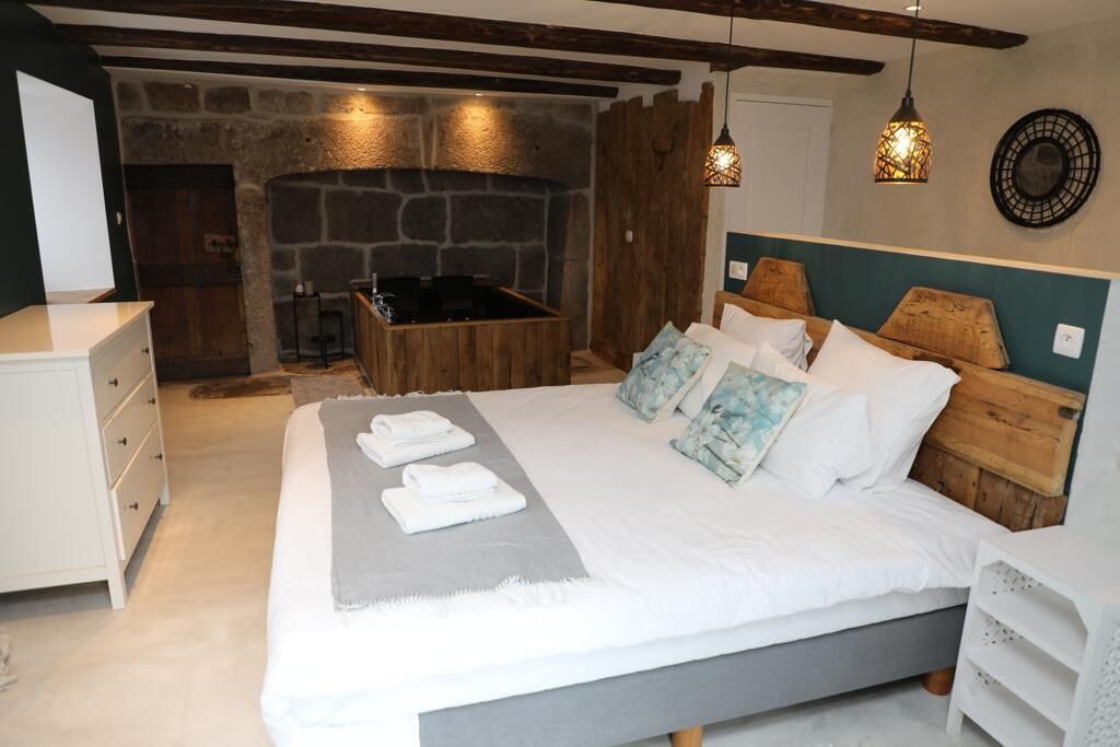 Photo of Bedroom in Saint-Urcize