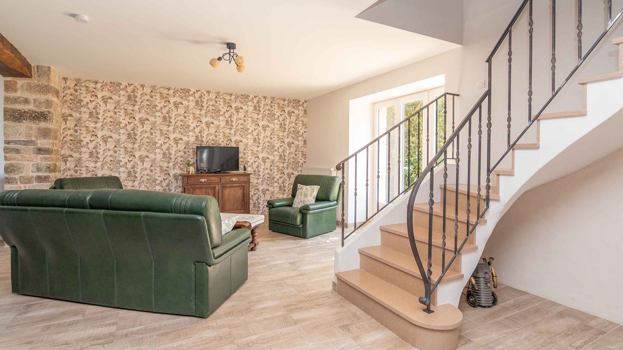 Photo of Livingroom in Nanton