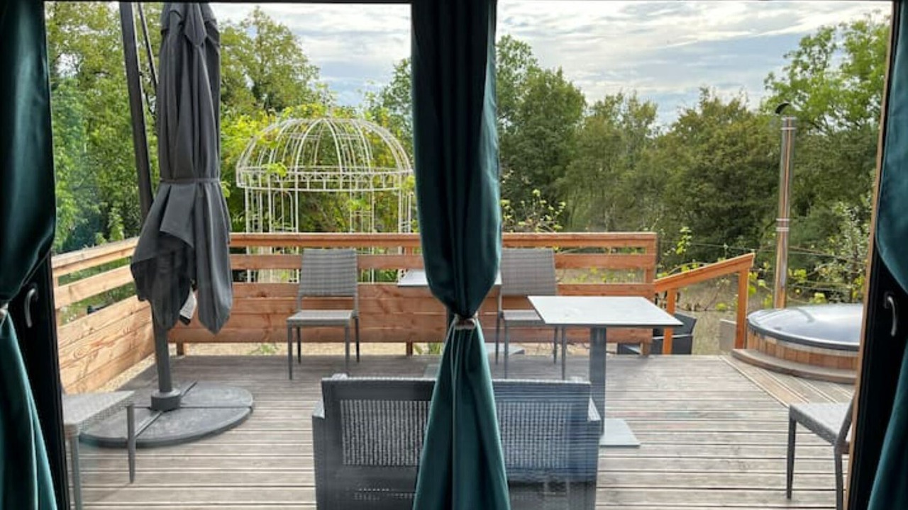 Photo of Outdoor in Theuley