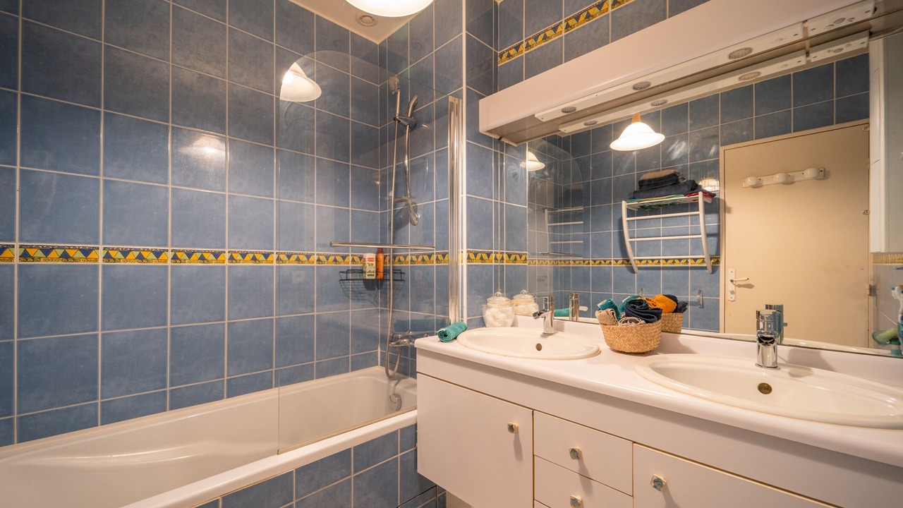 Photo of Bathroom in Rungis