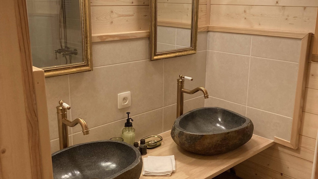 Photo of Bathroom in La Bussiere-sur-Ouche