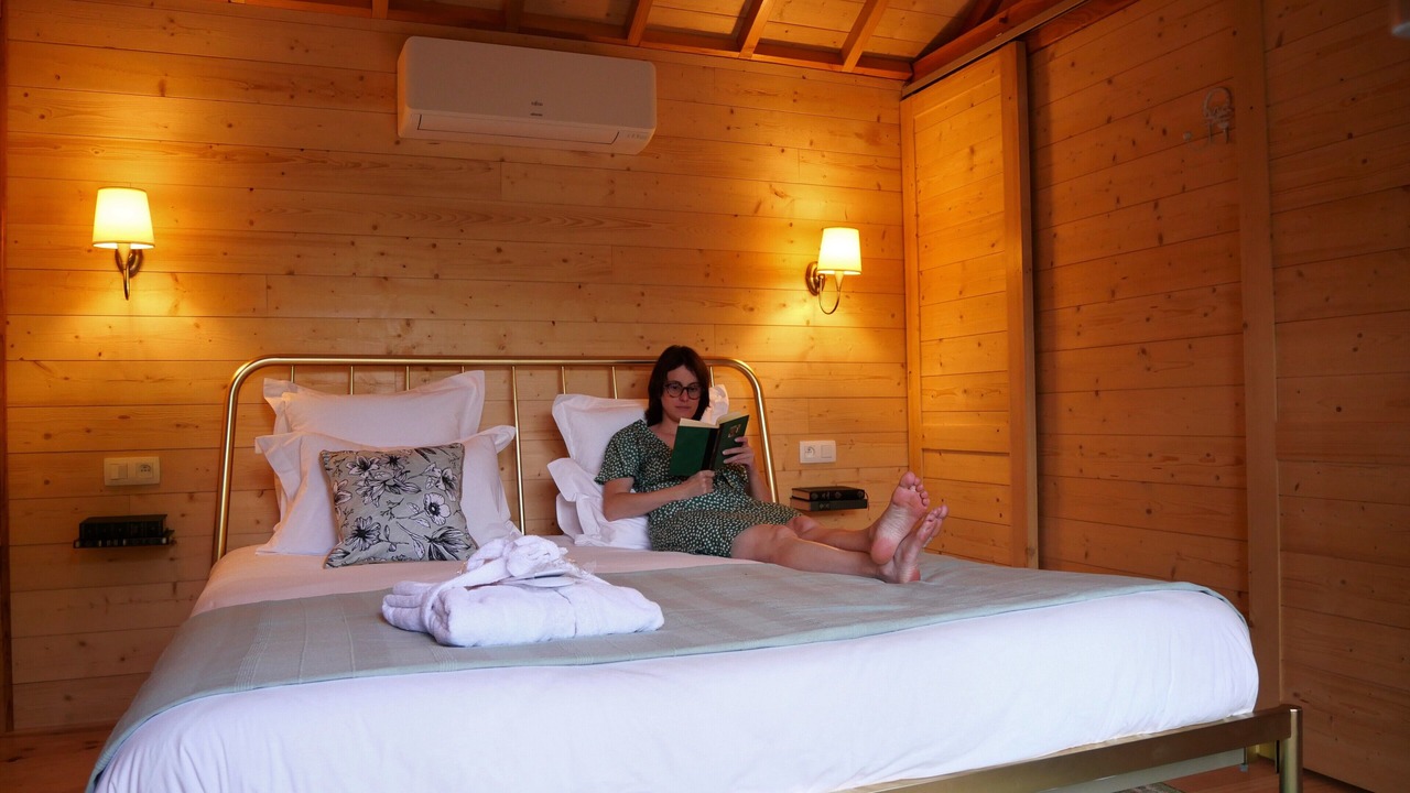 Photo of Bedroom in La Bussiere-sur-Ouche