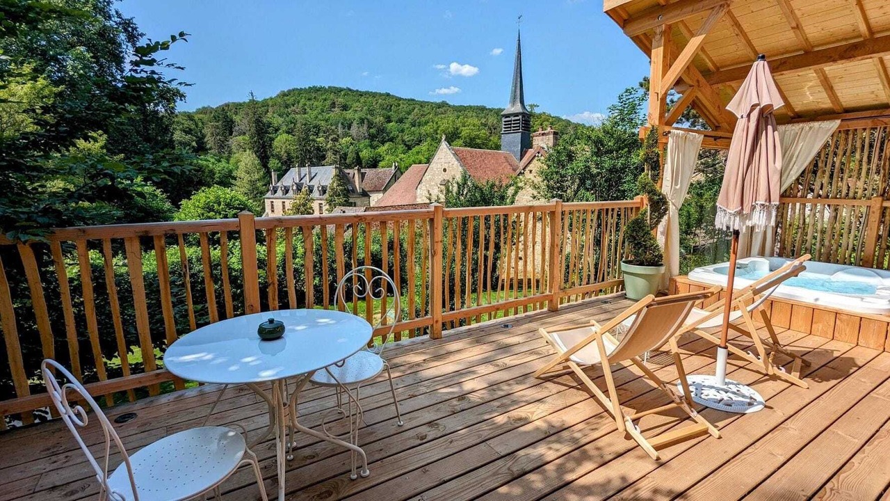 Photo of Outdoor in La Bussiere-sur-Ouche