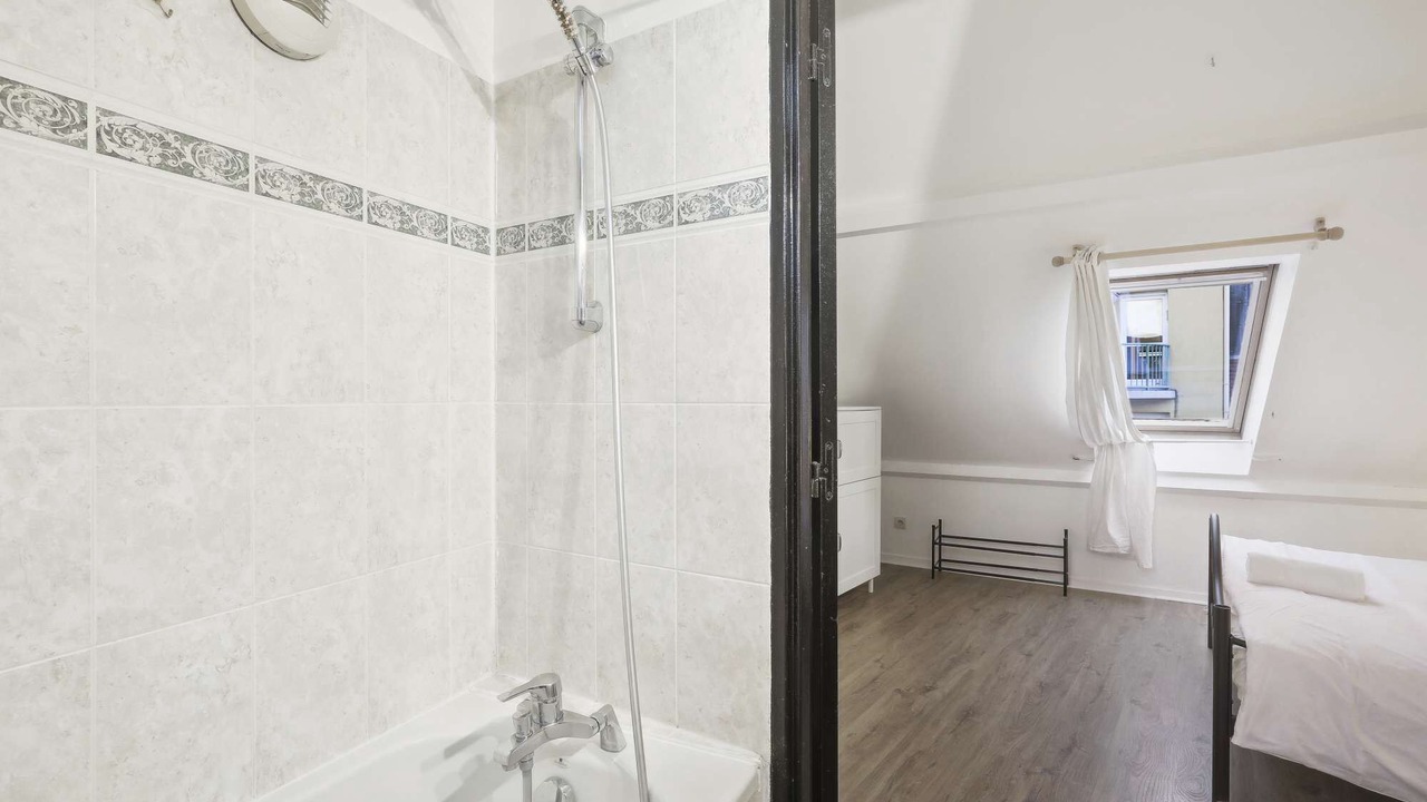 Photo of Bathroom in Palaiseau