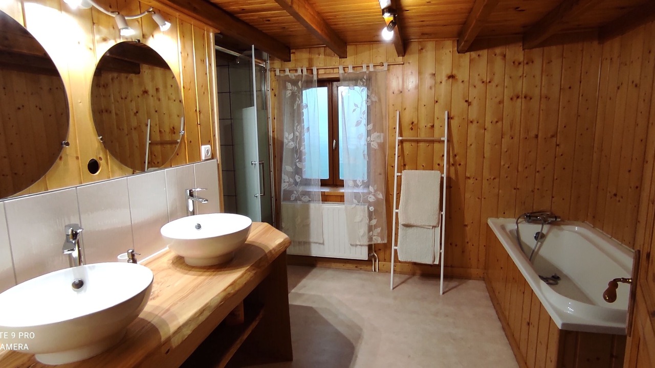 Photo of Bathroom in Augerolles