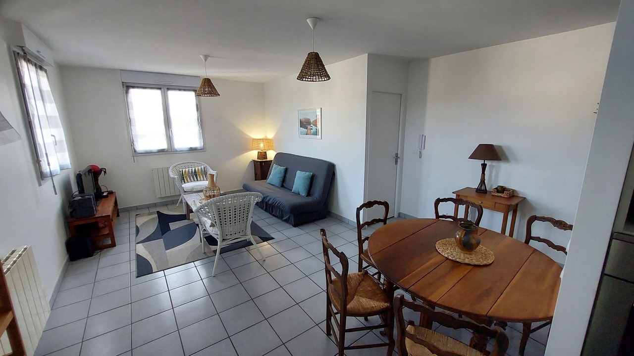 Photo of Livingroom in Sainte-Genevieve-des-Bois