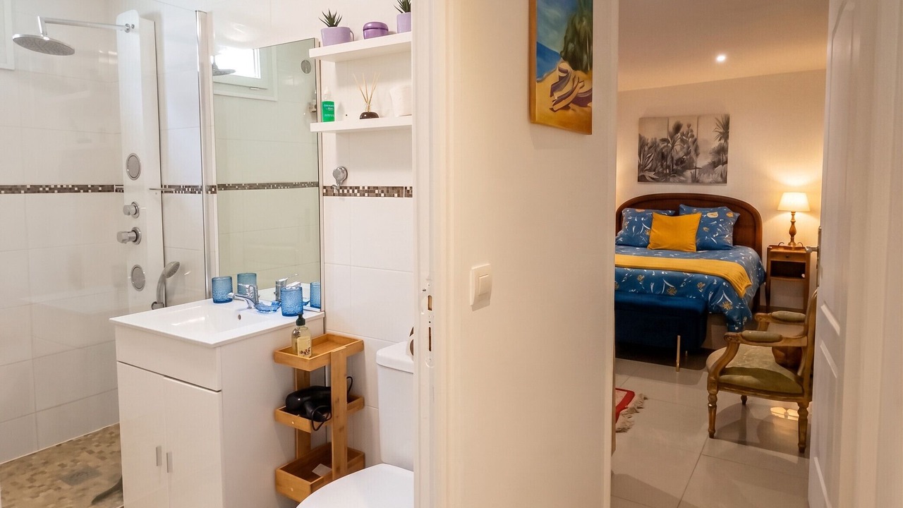 Photo of Bathroom in Paray-Vieille-Poste