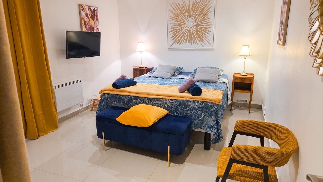 Photo of Bedroom in Paray-Vieille-Poste