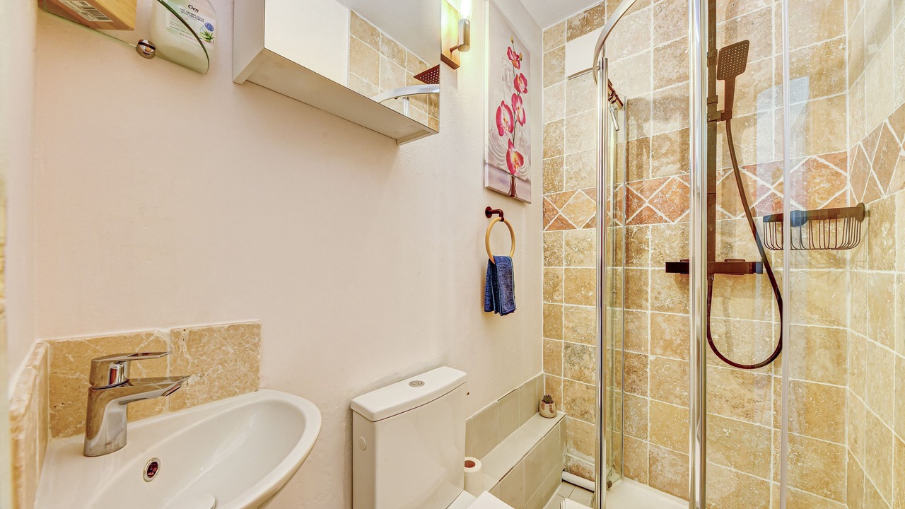 Photo of Bathroom in Morsang-sur-Orge
